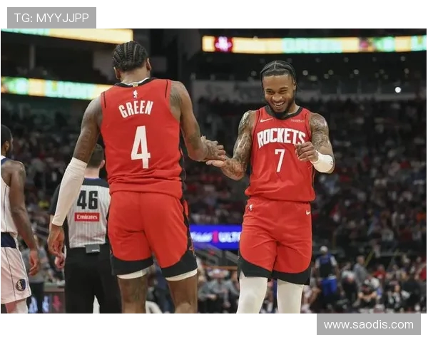 火箭队与上海队的全场比赛回放及精彩瞬间